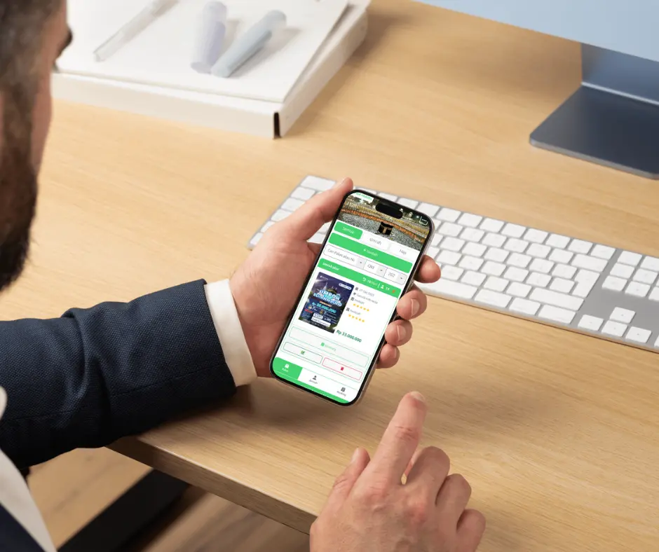 Dashboard: Kuota tersisa 12 seat, 7 jamaah belum lunas, notifikasi otomatis